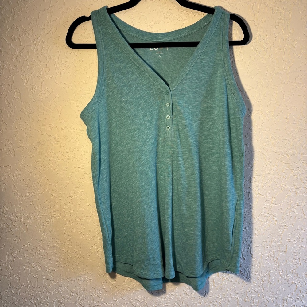 Loft V Neck 4 Button Tank Top Size Large